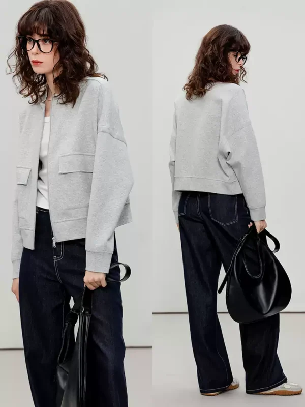 A new fashionable round-neck loose short top