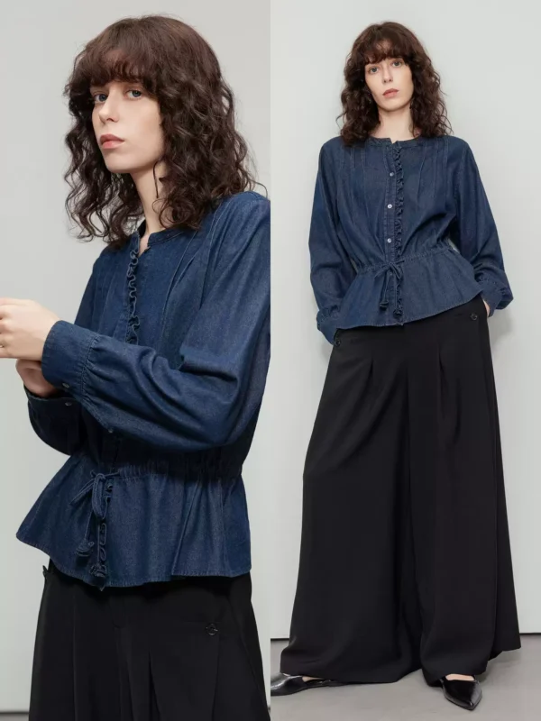 Round-neck black ear trim and drawstring denim shirt