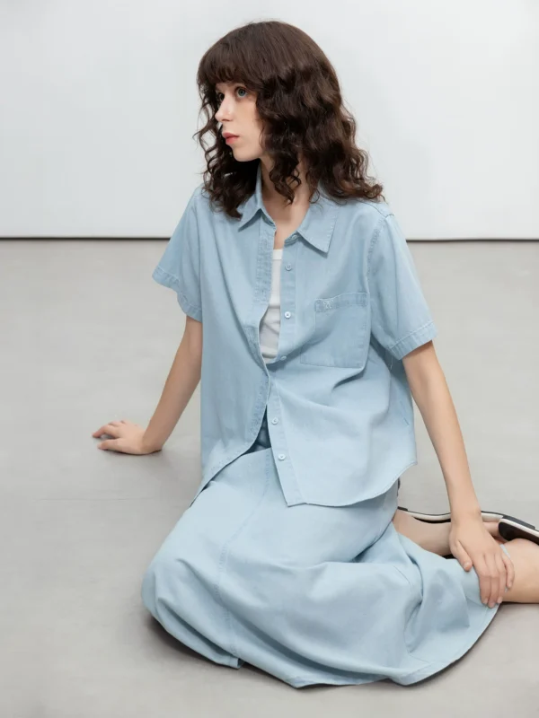 Simple and casual denim suit for women in summer