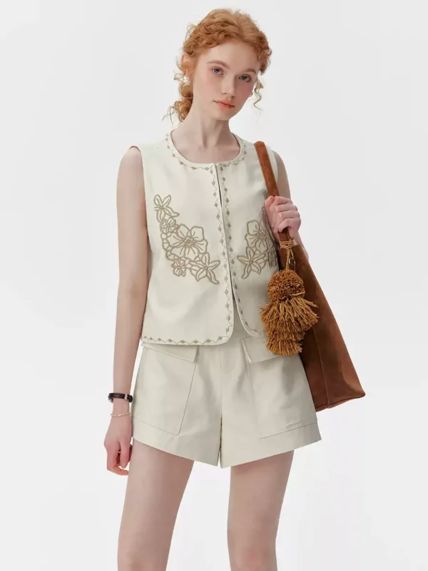 Hand-embroidered shorts suit for women