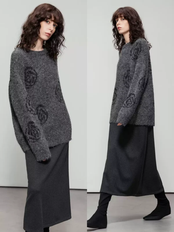 Romantic sequined rose round-neck knitted woman
