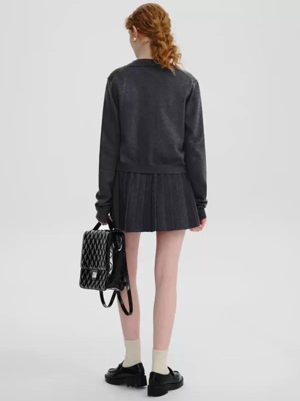 A thin knitted two-piece set for women
