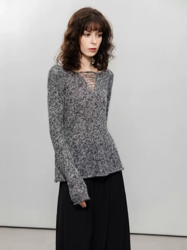 A laid-back and soft knitted sweater top