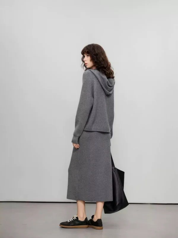 College knitted top and skirt set