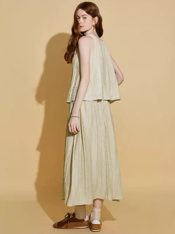A two-piece vest and skirt set