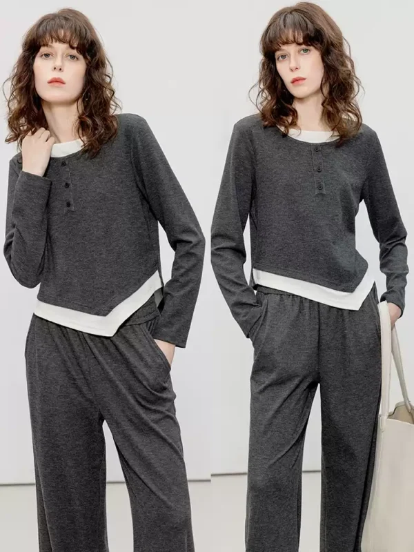A comfortable and laid-back knitted suit for women
