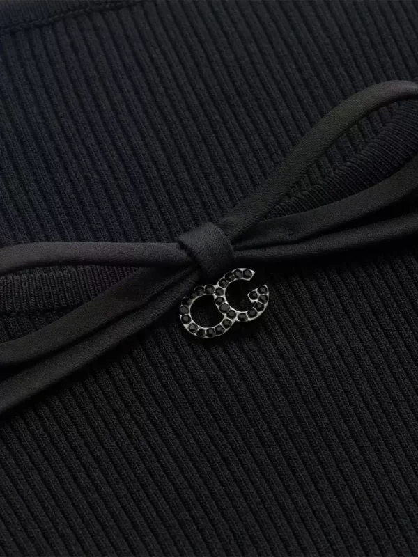 A new black slim-fit knitted top for autumn