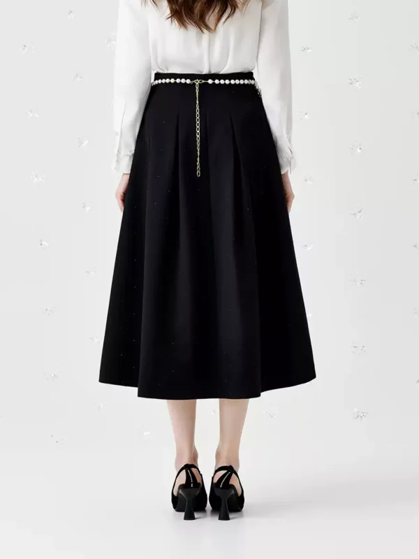 Mid-length skirts for commuting jobs - Image 2