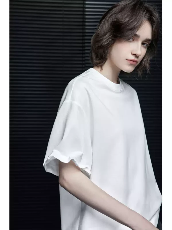 A loose white short-sleeved T-shirt top for women - Image 2