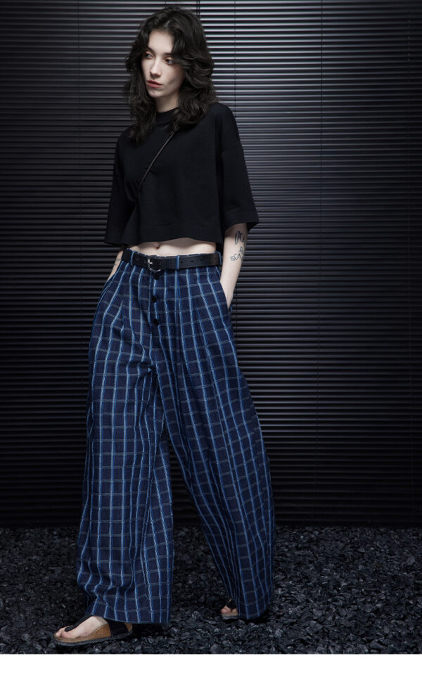 Fashionable checked wide-leg jeans for women - Image 4