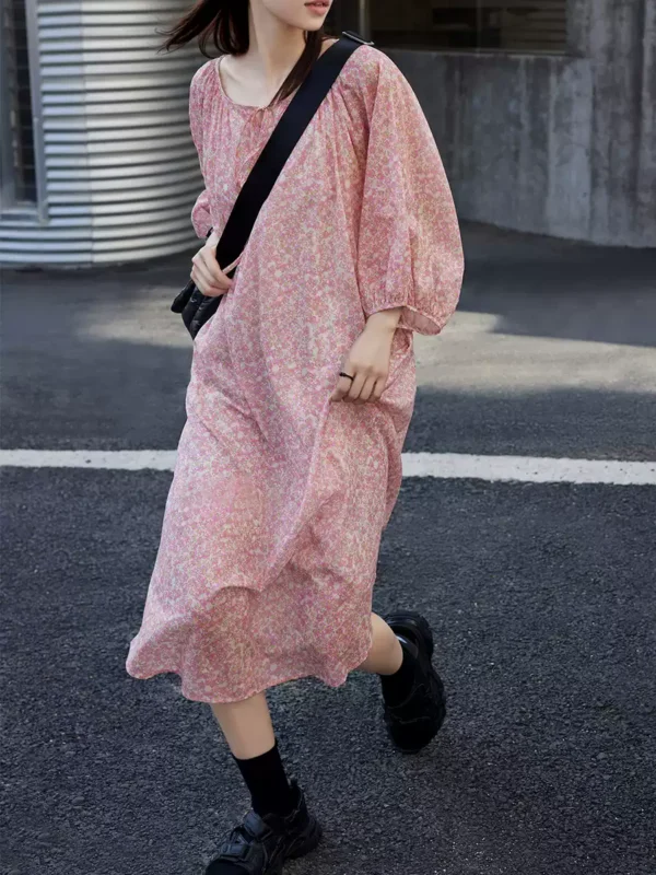 A slimming and high-end mid-sleeved floral dress - Image 5