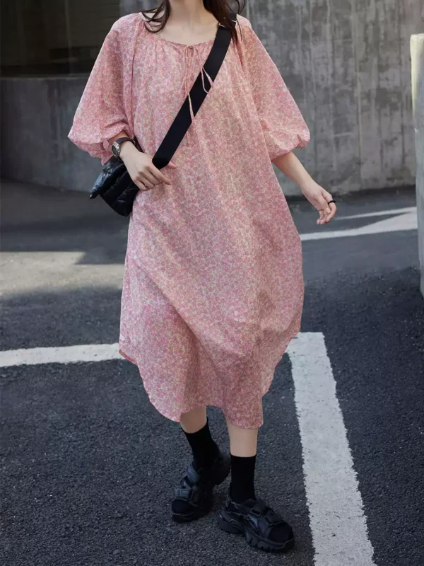 A slimming and high-end mid-sleeved floral dress - Image 4