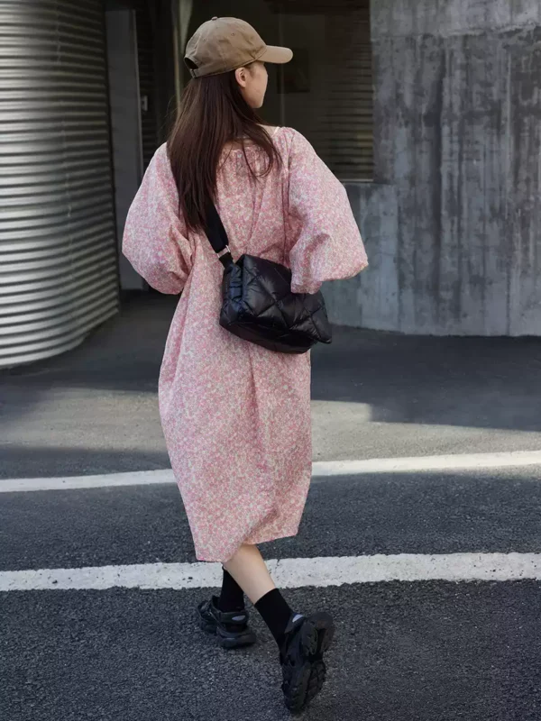A slimming and high-end mid-sleeved floral dress - Image 3