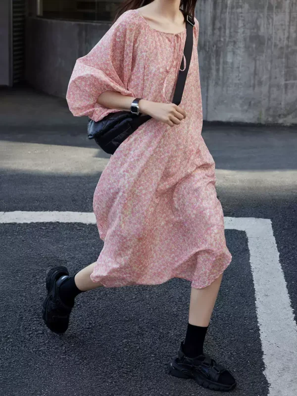 A slimming and high-end mid-sleeved floral dress - Image 2