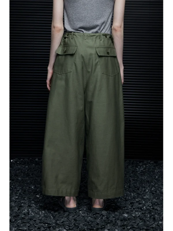 Wide-leg pants in a loose and laid-back style for women - Image 4