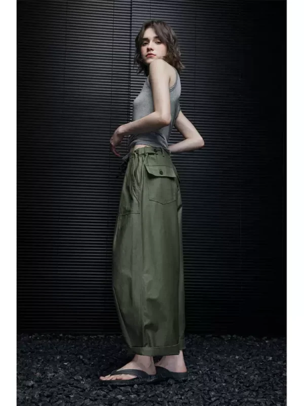 Wide-leg pants in a loose and laid-back style for women - Image 2