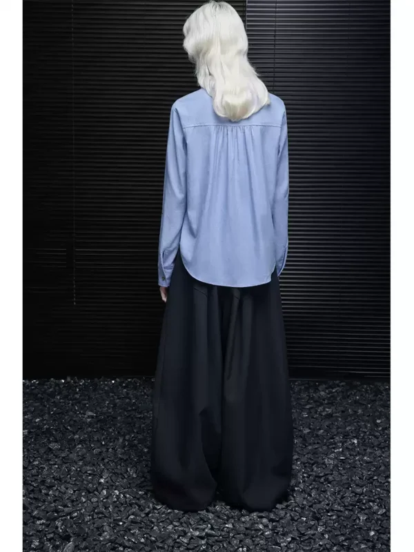 A woman wearing a light luxury and youthful long-sleeved shirt - Image 4