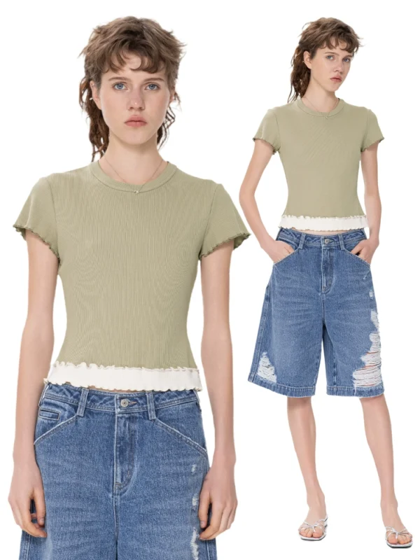 Fitted and shoulder-fitting short-sleeved T-shirt - Image 4