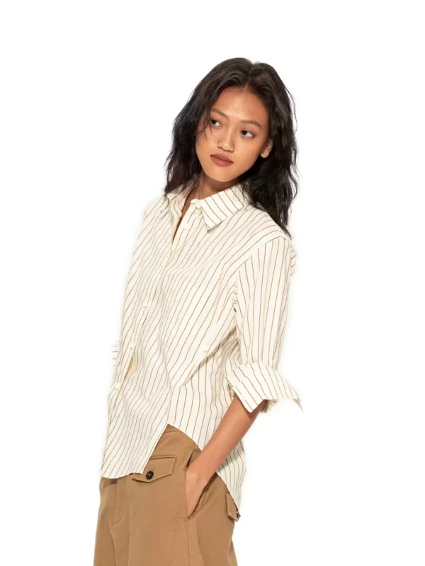 Women in asymmetrical long-sleeved shirts - Image 2