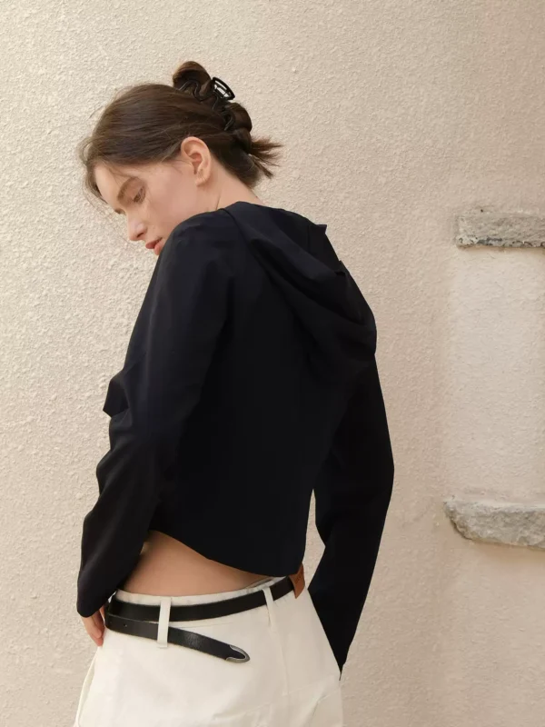 A thin-sleeved hooded jacket with shoulder straps - Image 2