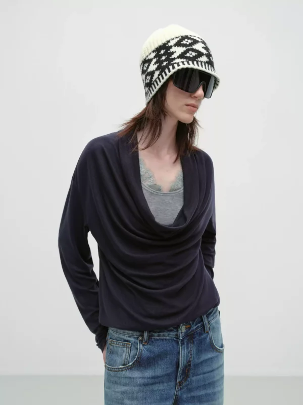 Lace vest with a swing neck and long-sleeved wool T-shirt - Image 4