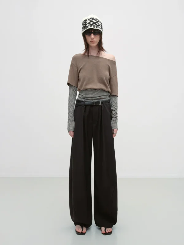 A design sense fake two-piece spliced off-the-shoulder T-shirt