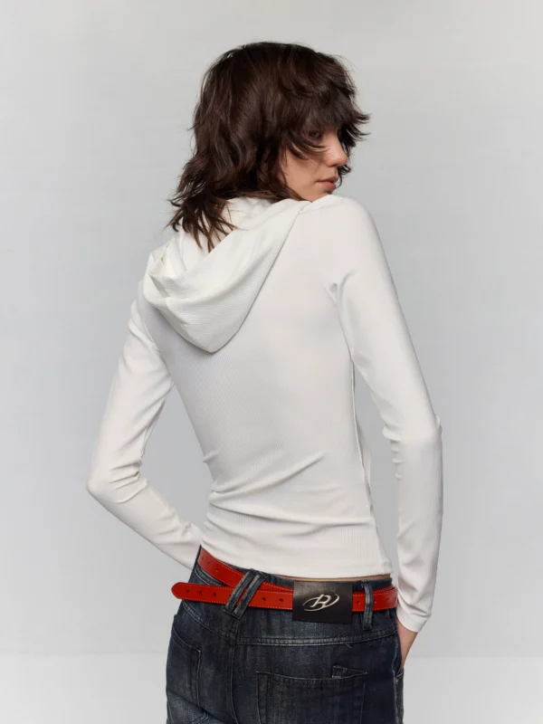 A hooded T-shirt with a striped base - Image 3