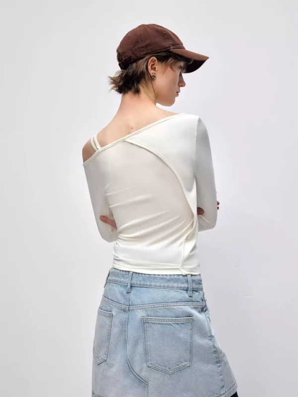 Asymmetrical off-the-shoulder T-shirt with a slanted neck - Image 2