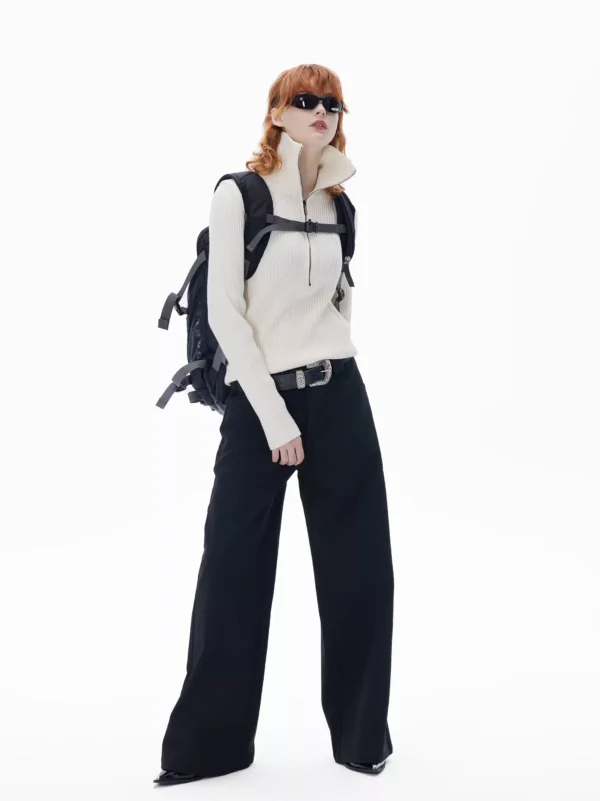 A high-end, form-fitting, large-collar knitted top - Image 3
