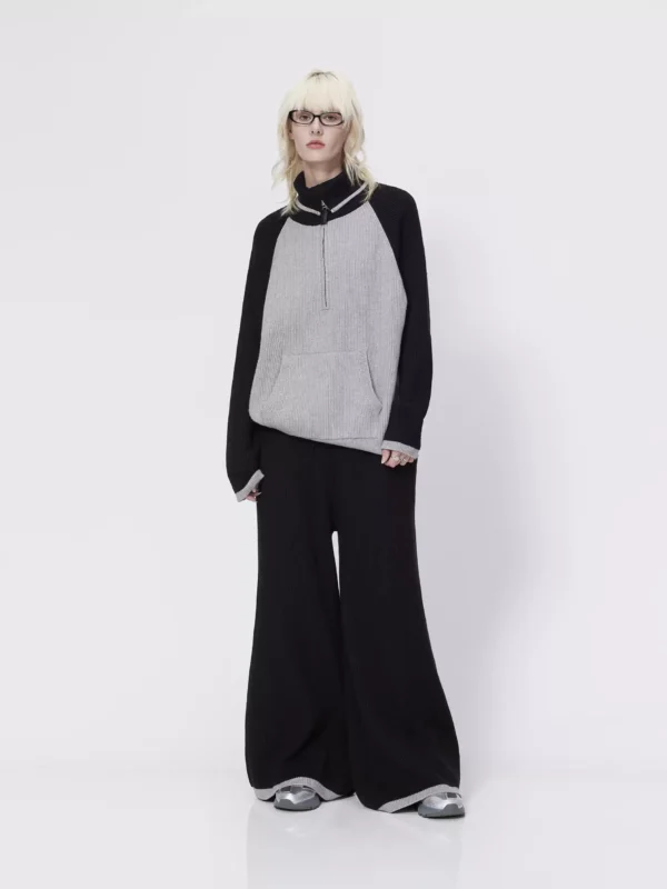 A large lapel off-the-shoulder sweater coat - Image 2