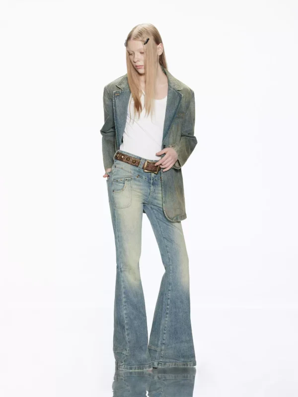 Slimming and form-fitting flared denim trousers - Image 2