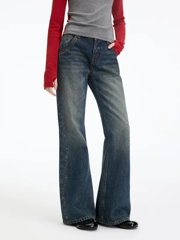 Women's mid-waisted, slightly flared jeans with rivets - Image 3