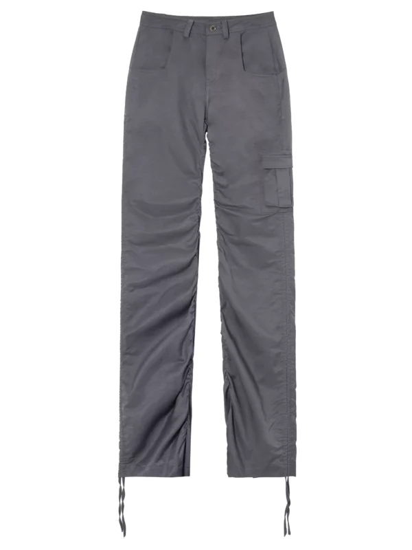 Women in pleated and slightly flared work pants - Image 4