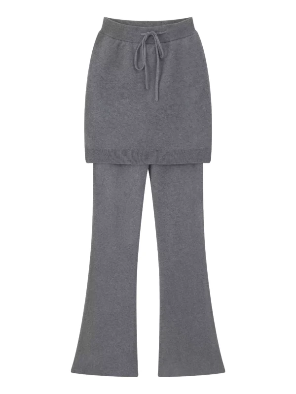 A woman wearing two fake cashmere knitted culottes - Image 4