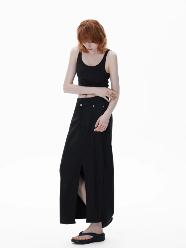A long suit dress with a slit design - Image 2