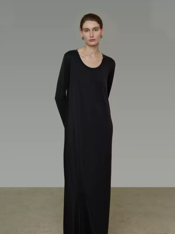 A classic round-neck loose dress for women - Image 2