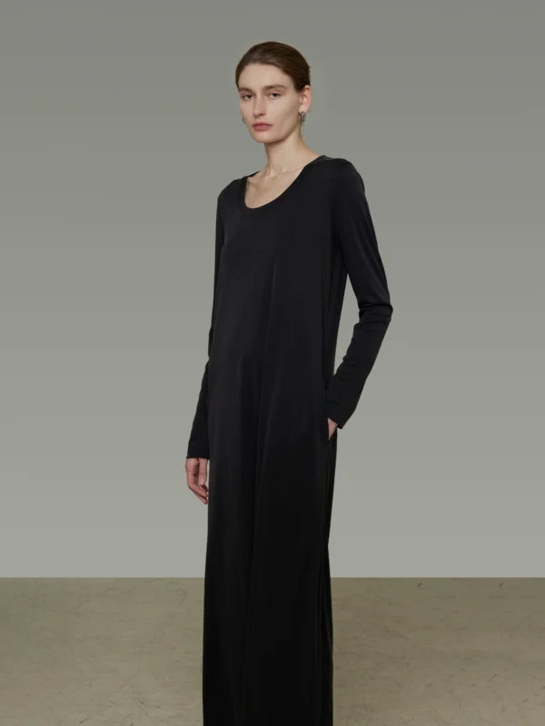 A classic round-neck loose dress for women - Image 3