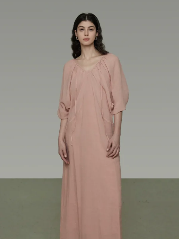 A laid-back and relaxed V-neck long dress with lantern sleeves - Image 2