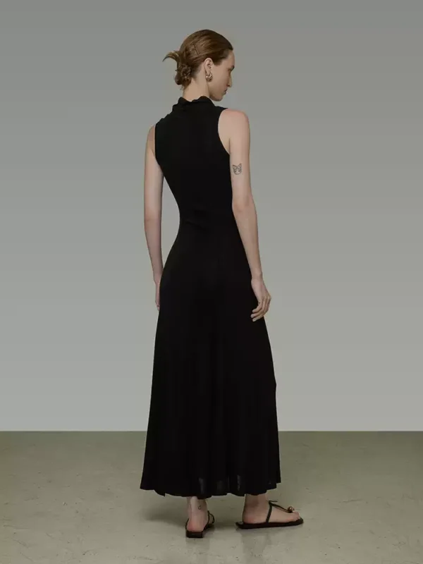 Minimalist semi-high-neck fitted dress - Image 3